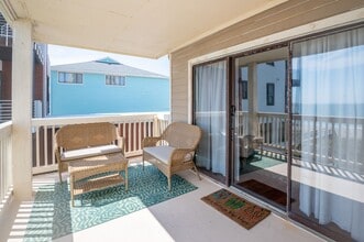 1411 Lake Park Blvd S in Carolina Beach, NC - Building Photo - Building Photo