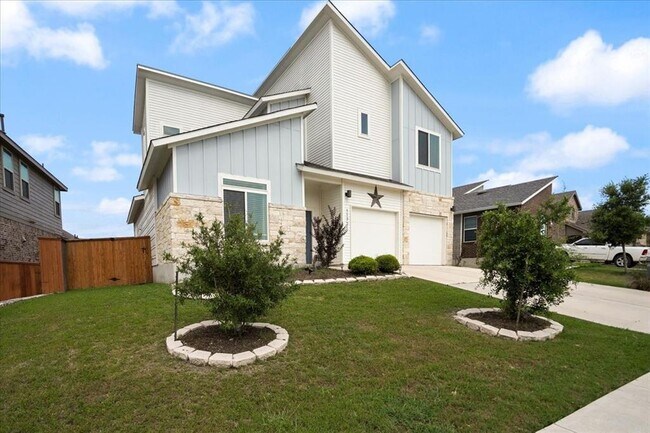11721 American Mustang Lp in Manor, TX - Building Photo - Building Photo
