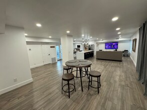 100 W Maryland Ave in Phoenix, AZ - Building Photo - Building Photo