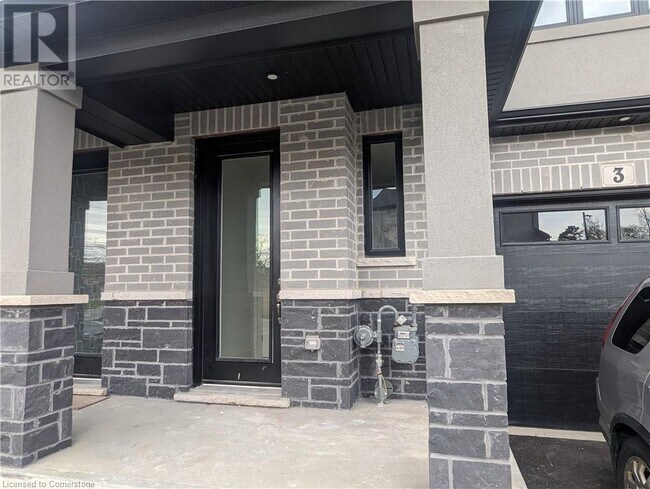 166 Mt Albion Rd in Hamilton, ON - Building Photo - Building Photo