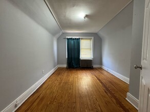 54 Wade St, Unit 3 in Jersey City, NJ - Foto de edificio - Building Photo