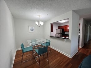 2041 Dixie Belle Dr in Orlando, FL - Building Photo - Building Photo