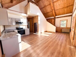 406 Meadow Cross Rd in Topsham, ME - Building Photo - Building Photo