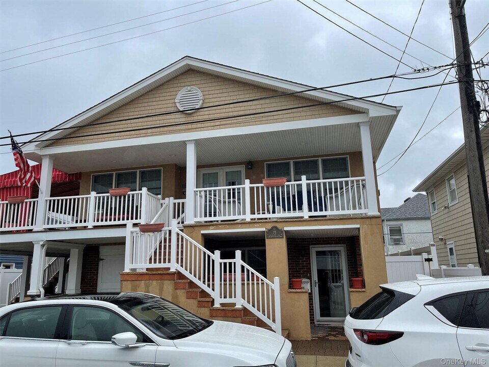 79 Rochester Ave in East Atlantic Beach, NY - Building Photo