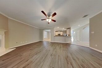 10014 Kendahlwood Ln in Tomball, TX - Building Photo - Building Photo