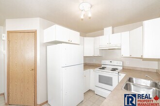 10019-10108 108 Ave in Grande Prairie, AB - Building Photo - Building Photo