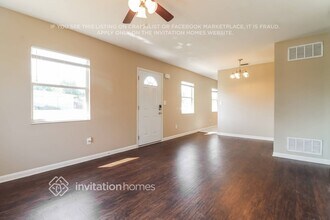 7020 Aspen Ave in Tampa, FL - Building Photo - Building Photo