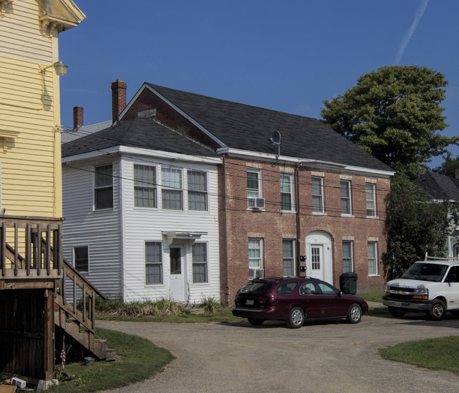 20 Walter St in Bangor, ME - Foto de edificio - Building Photo