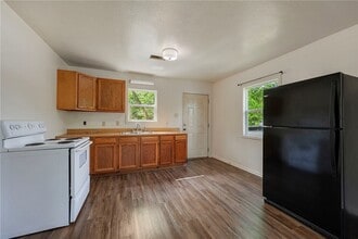 400 Robertson St in Bryan, TX - Foto de edificio - Building Photo