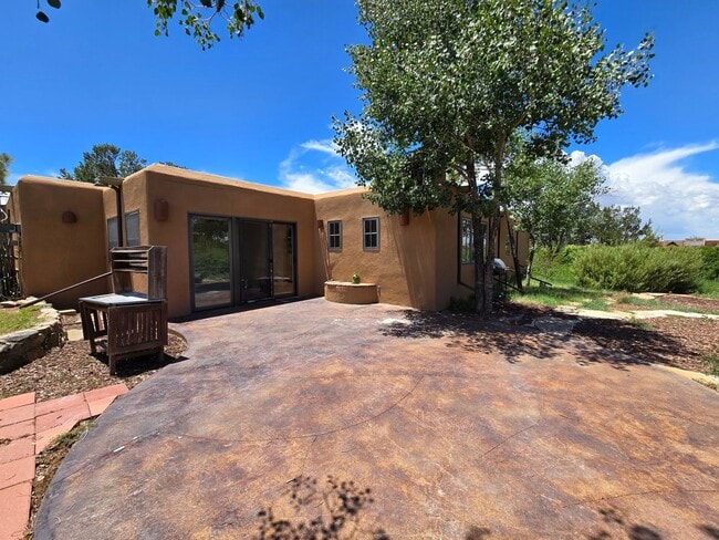 14 Conchas Loop in Santa Fe, NM - Building Photo - Building Photo