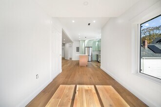 11 Knollin St in Malden, MA - Building Photo - Building Photo