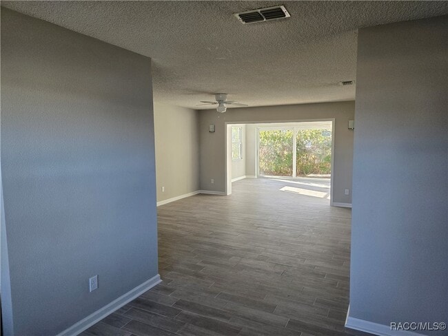 11599 W Kingfisher Ct in Crystal River, FL - Building Photo - Building Photo