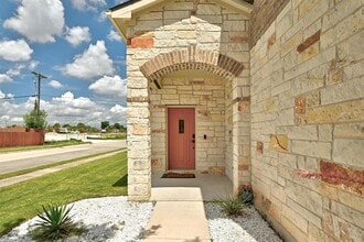 16300 Travesia Way in Austin, TX - Building Photo - Building Photo