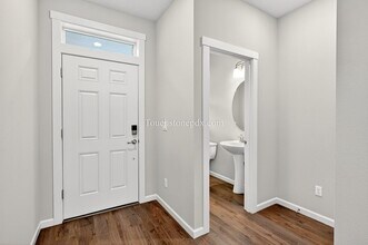 11333 SE Courteous Ct in Happy Valley, OR - Building Photo - Building Photo