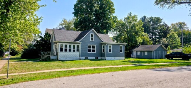 property at 221 W Porter Ave
