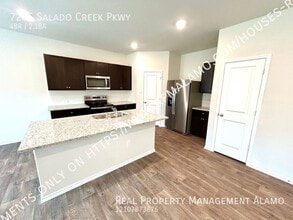 7206 Salado Crk Pkwy in San Antonio, TX - Building Photo - Building Photo