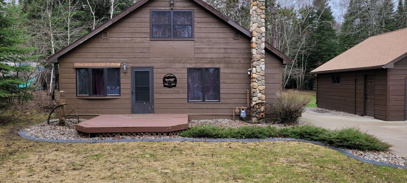 5207 Bemidji Ave N in Bemidji, MN - Building Photo