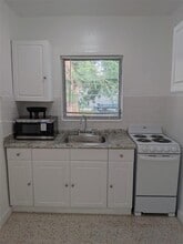 401 SW 10th St in Miami, FL - Building Photo - Building Photo