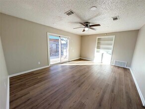 7440 NW 6th St in Oklahoma City, OK - Building Photo - Building Photo