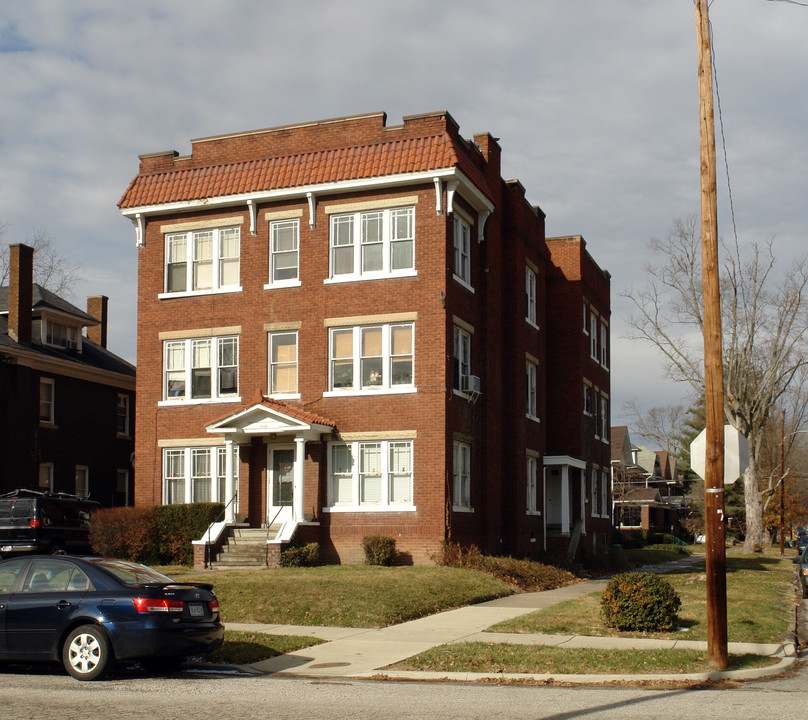 1034 12th Ave in Huntington, WV - Building Photo