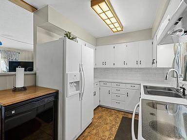 property at 805 Verdale Dr