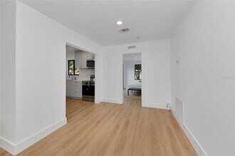 2239 Worrington St in Sarasota, FL - Building Photo - Building Photo