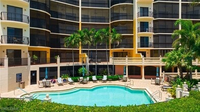5706 Cape Harbour Dr, Unit 110 in Cape Coral, FL - Building Photo - Building Photo
