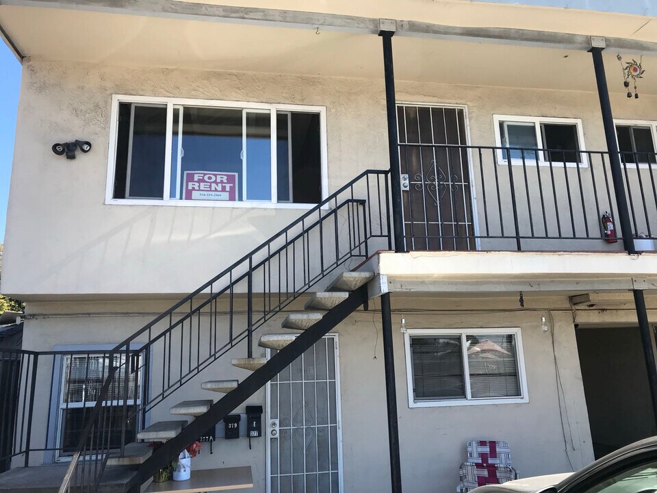 377 Jackson St in Hayward, CA - Building Photo