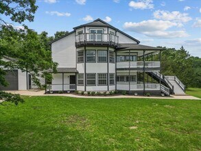 401 Paradise Dr in Coldspring, TX - Building Photo - Building Photo