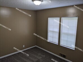 10006 Drury Ave in Kansas City, MO - Building Photo - Building Photo