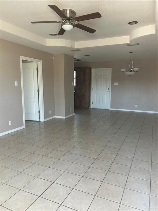 1030 W 12th St-Unit -B in Mercedes, TX - Building Photo