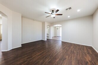 8724 N 57th Dr in Glendale, AZ - Building Photo - Building Photo