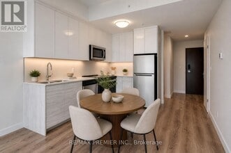 60 Frederick St in Kitchener, ON - Building Photo - Building Photo