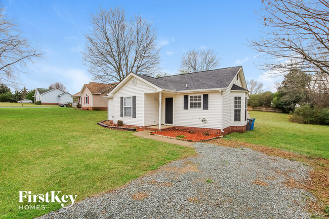 2004 Fieldridge Ln in Monroe, NC - Building Photo - Building Photo
