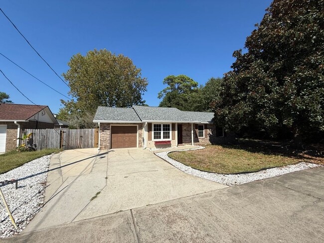 257 Terrance Ln in Mary Esther, FL - Building Photo - Building Photo