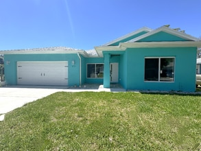 271 Diogenes St in Dunedin, FL - Building Photo - Building Photo