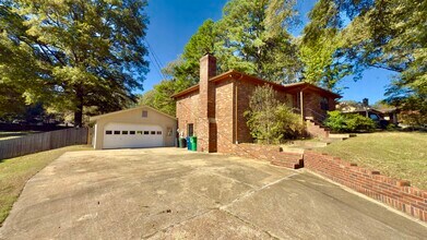 2563 Hacks Cross Rd in Memphis, TN - Building Photo - Building Photo