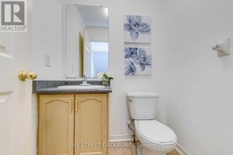 5166 Des Jardines Dr in Burlington, ON - Building Photo - Building Photo