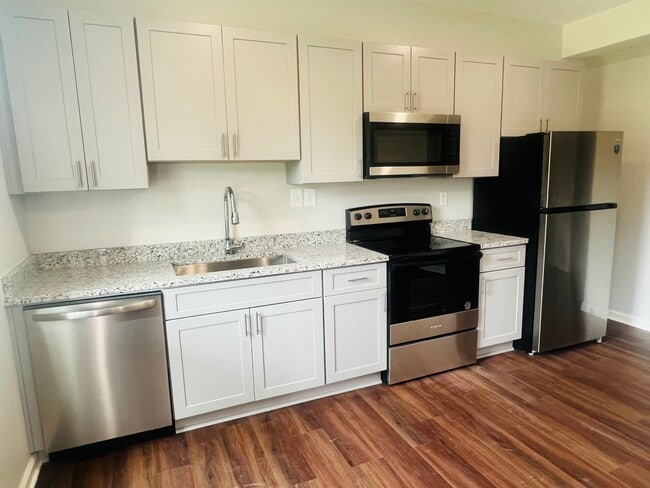 3368 Sir Gregory Mnr, Unit Basement