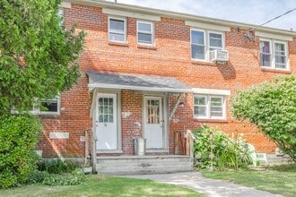 Atlantic Townhouse Apartments in Bath, ME - Foto de edificio - Building Photo