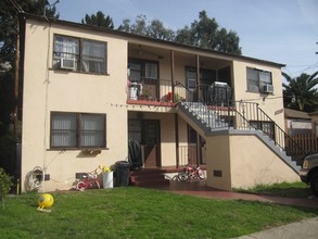 Reynard Way Apartments in San Diego, CA - Building Photo - Building Photo