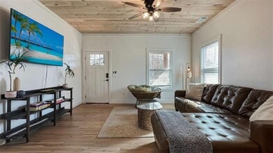 360 Prince Dr in Morganton, GA - Foto de edificio - Building Photo