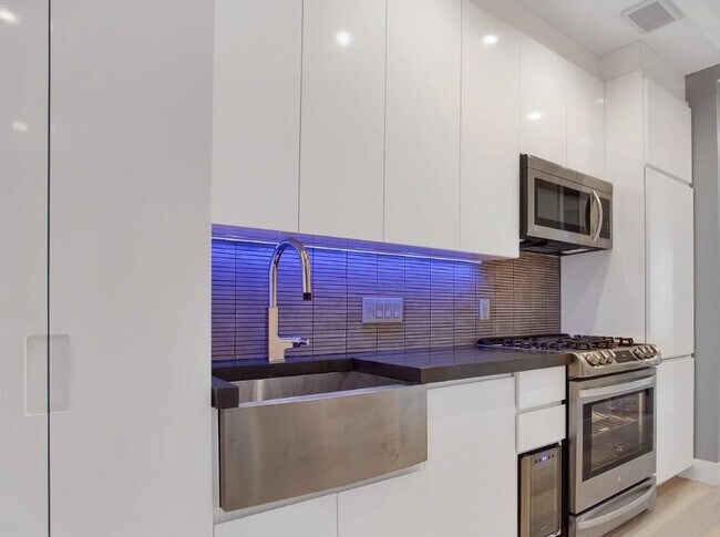 195 Stanton St, Unit 2E2 in New York, NY - Building Photo - Building Photo