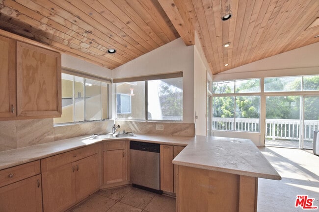 2885 Searidge St in Malibu, CA - Building Photo - Building Photo