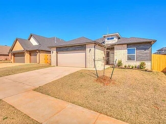 property at 11709 S Mustang Rd