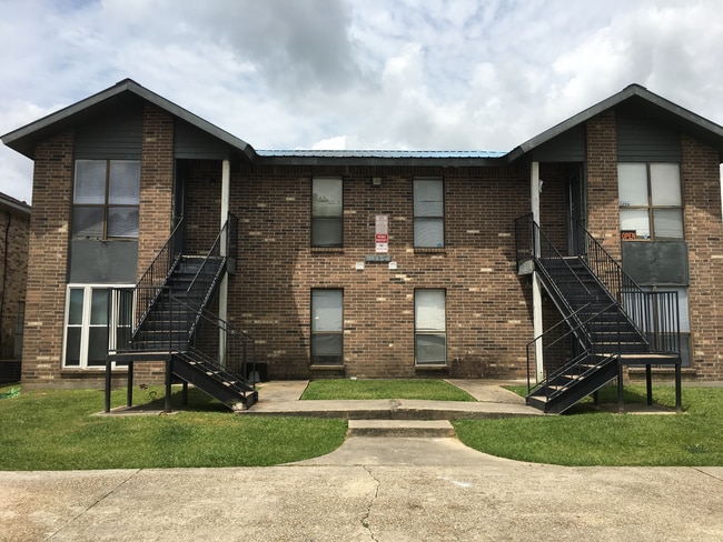 1714 Cedar Lake Dr, Unit B