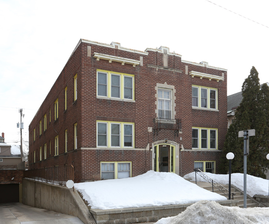 Emerson Terrace Apartments in Minneapolis, MN - Building Photo