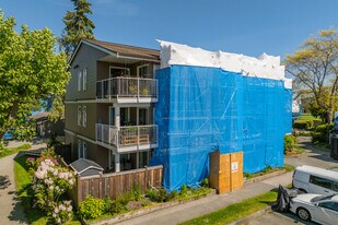 Minato West in Richmond, BC - Building Photo
