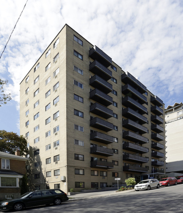 Rockcliffe Arms in Ottawa, ON - Building Photo