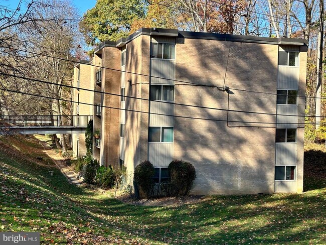 5101 Crossfield Ct in Rockville, MD - Building Photo - Building Photo